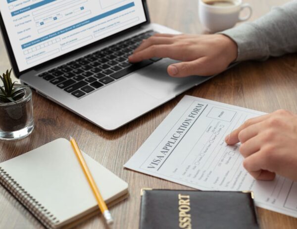 visa-application-form-laptop