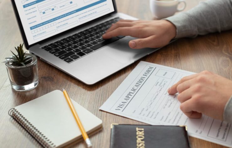 visa-application-form-laptop